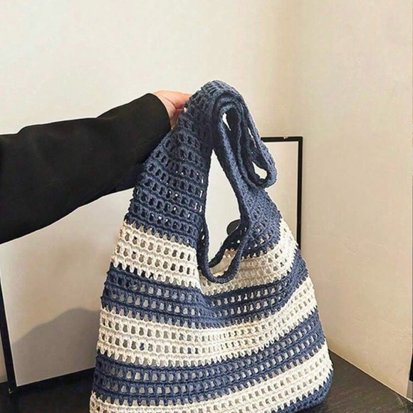 SHEIN Handbags - 👠2/$25👠SHEIN Navy and Cream Crochet Tote Bag